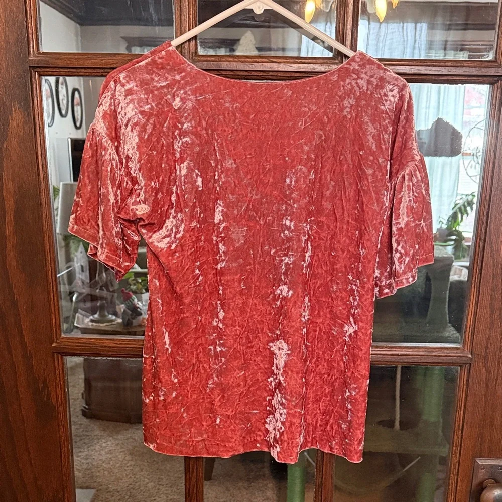 Bozzolo Women's Red Velvet Top - Picture 3 of 3